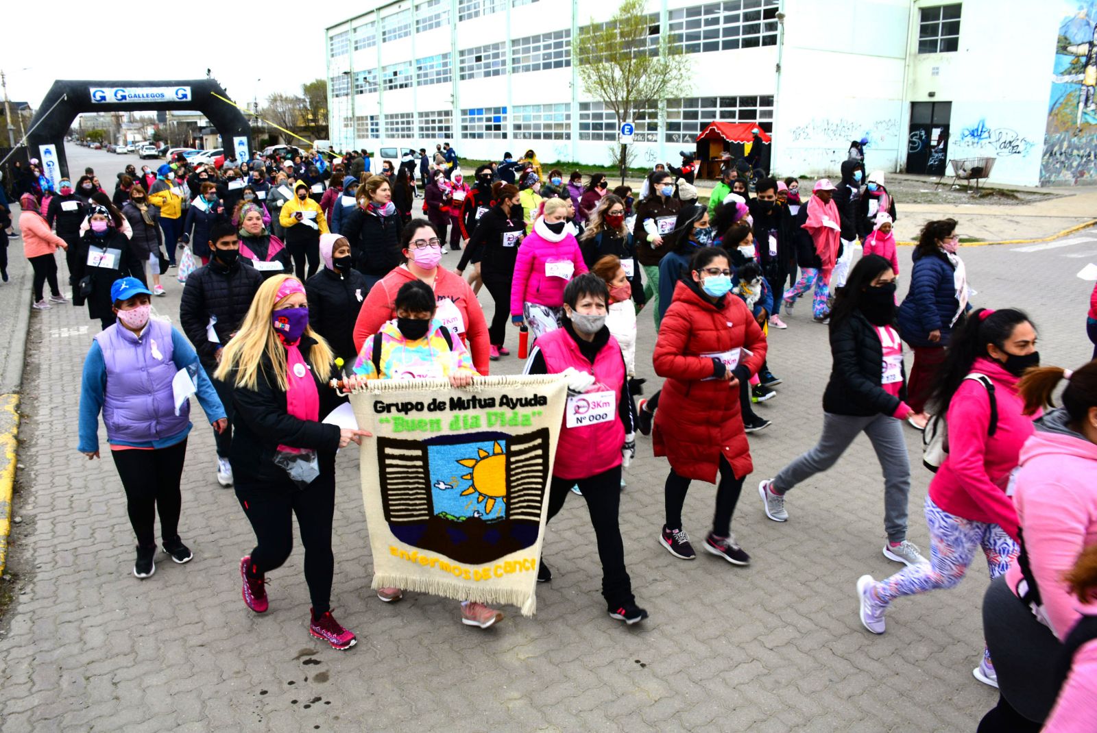 Corrida Atlética y caminata por el Octubre Rosa. 