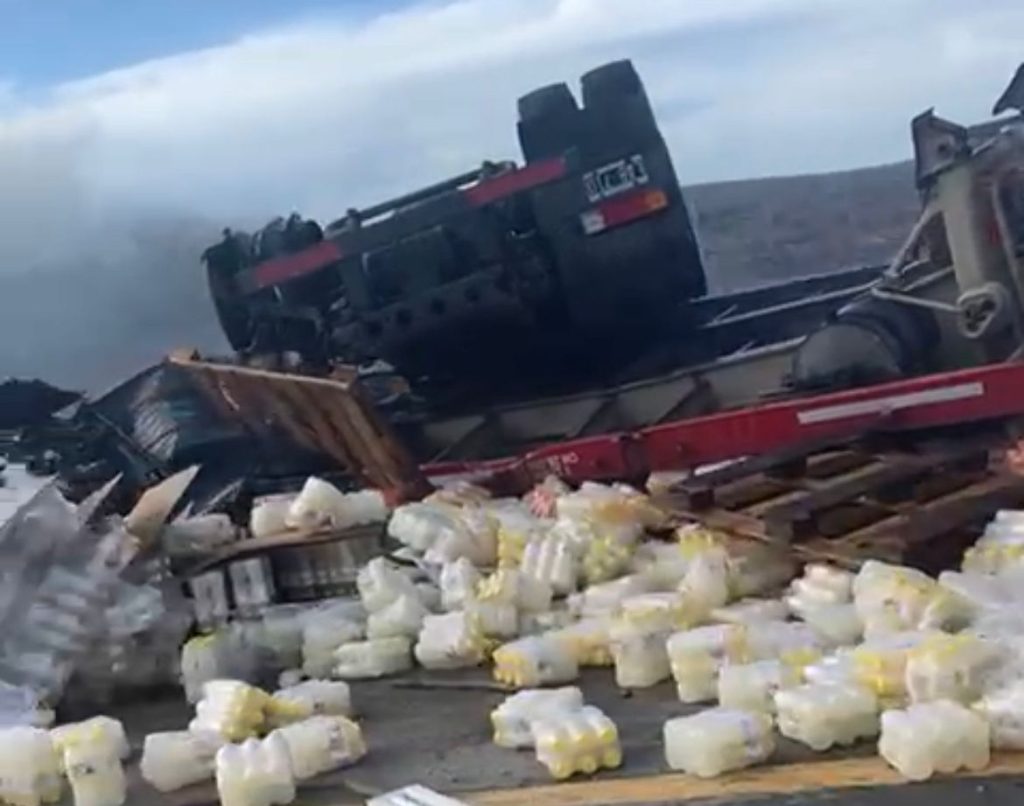 Un camionero argentino volcó en un paso fronterizo con Chile y está grave