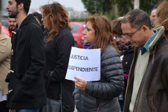 Gran convocatoria del 18F en calles centricas de Río Gallegos.(Foto: C. Robledo)