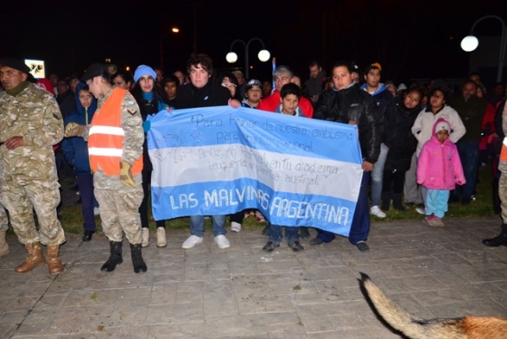 Acto de Vigilia A 33 años de la Gesta de Malvinas (Fotos: C. Robledo)