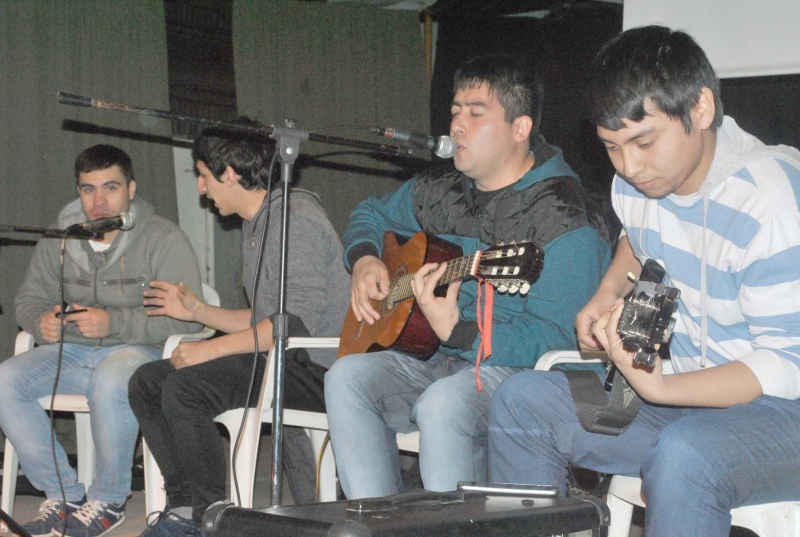 Primer domingo de música en el Galpón Costero. (J.C.C) 