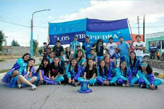 Cachivaches Rompiendo Cadenas festeja sus 2 años de vida con un gran corso sureño