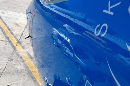 Un avión fue chocado por un dron cuando llegaba a Aeroparque