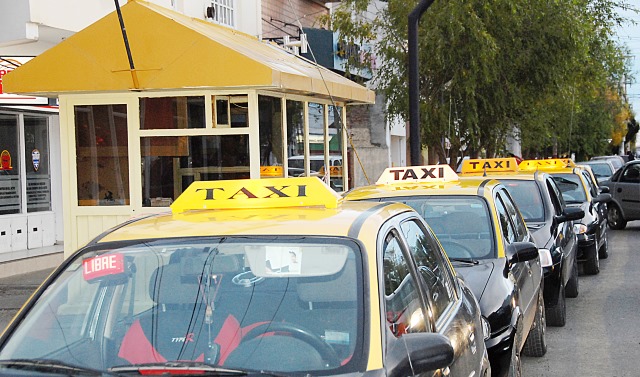 En taxis, la ficha cada 90 metros costará $2,30