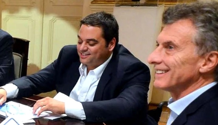 El ministro de Trabajo Jorge Triaca junto al presidente Mauricio Macri