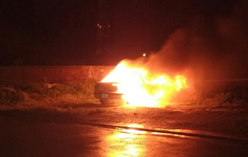 El incendio ocurrió sobre Avenida Parque Industrial. 