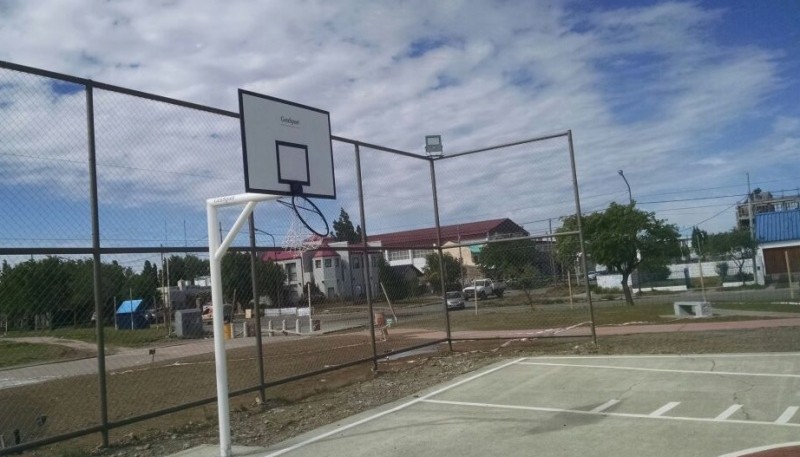 Los aros de básquet fueron dañados.