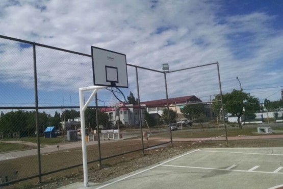 Los aros de básquet fueron dañados.