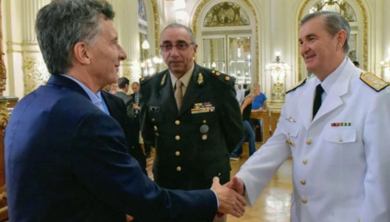 Mauricio Macri y Marcelo Srur, ex jefe de la Armada.