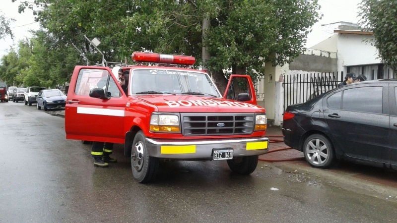 Bomberos en el lugar. (C.R)