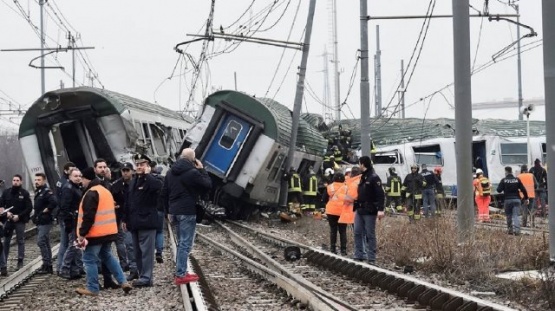 Descarriló un tren en Milán: al menos tres muertos y más de 100 heridos