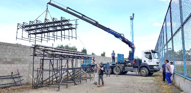 El Automóvil Club le prestó tribunas a Hispano.