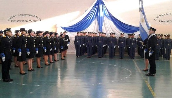 Cadetes juraron la bandera en el del Instituto a mitad de año pasado (Foto archivo)