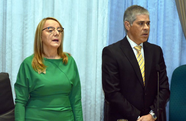 Alicia Kirchner junto a Pablo González (C.R)