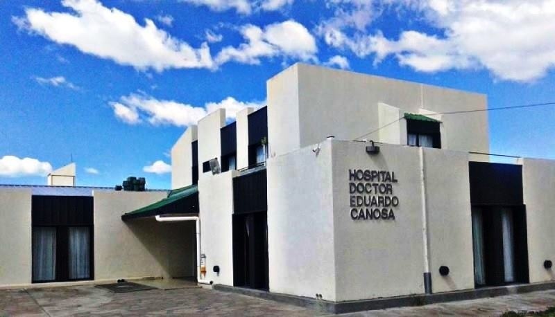 El joven lesionado fue asistido en el Hospital de Puerto Santa Cruz. 