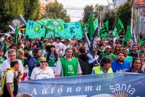 “No es lo ideal pero los compañeros necesitan poner comida en la mesa”