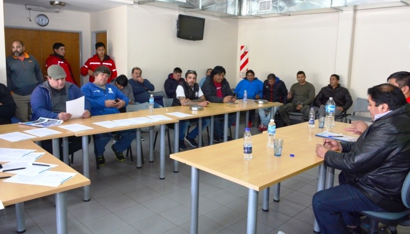 Los representantes de las delegaciones santacruceñas se reunieron en Río Gallegos. (C. R)  
