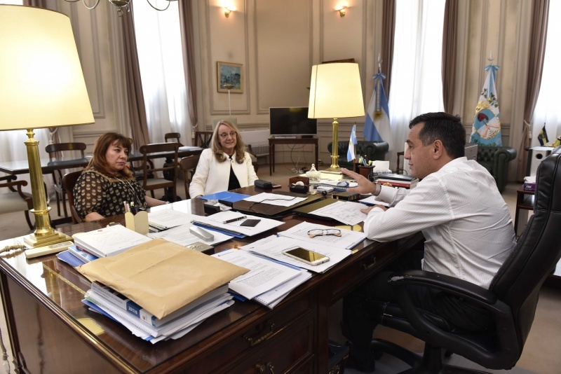 Alicia Kirchner con el Ministro de Educación de la Nación.