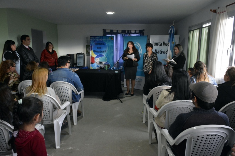 Entrega de certificados durante la tarde de hoy.