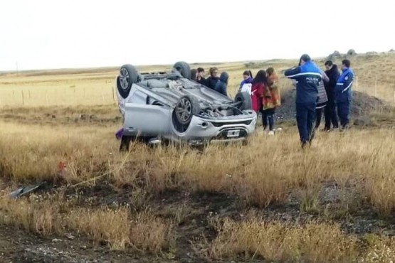 Volcó un Peugeot con cinco mujeres a bordo