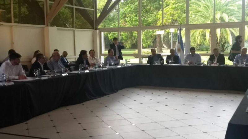 Giubetich junto a los intendentes de Salta y Tucumán (Fotos TiempoSur)