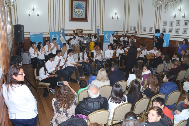 Los jóvenes durante el concierto. (C.G)