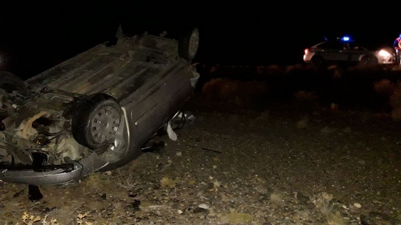 El vehículo terminó con daños materiales. 