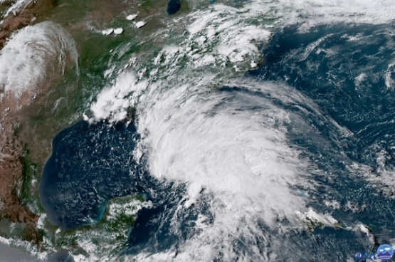 El sureste de Estados Unidos se prepara para el impacto de la poderosa tormenta Alberto