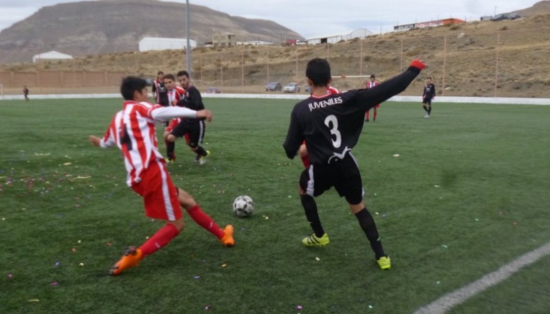 La liga calafateña en problemas.   