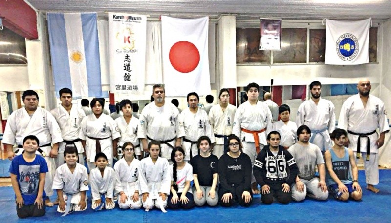 Una foto actual del trabajo junto al karate tradicional.