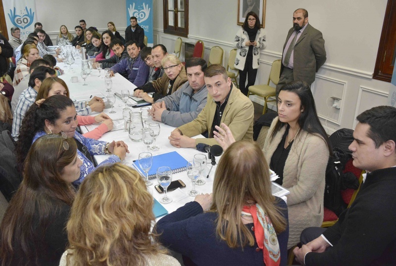 La Gobernadora se reunió días atrás con parte de las Juntas Vecinales.