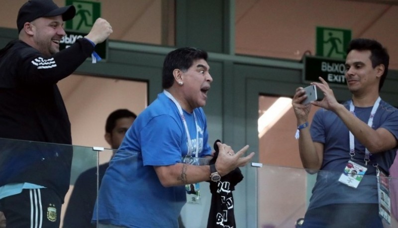 Maradona se mostró molesto por la actitud de varios de los jugadores argentinos en la derrota ante Croacia. /EFE/EPA/VASSIL DONEV