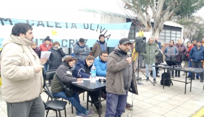 El malestar de los trabajadores también se funda en que todavía no cobran los aguinaldos. (Gentileza Voces y apuntes)  