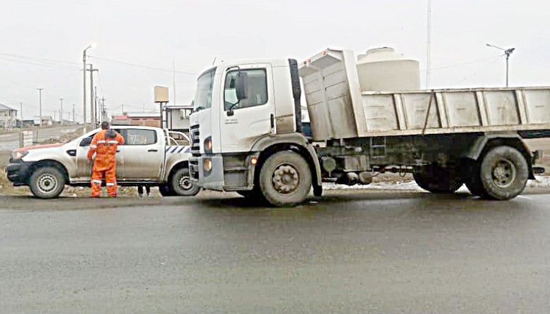 El agua la distribuyen con camiones de la provincia, pero no es suficiente. 