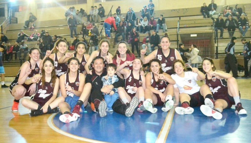 Las canteranas del santo terminaron invictas. 