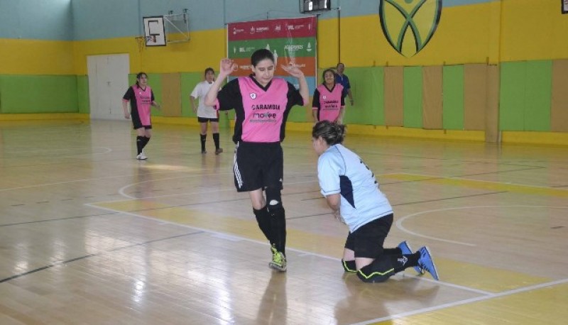 Las chicas siguen jugando en el Lucho Fernández.