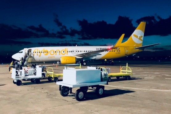 Otra falla en un vuelo de Flybondi: iba de Iguazú a Mendoza y aterrizó en Córdoba