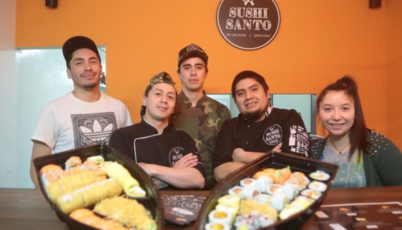 El equipo de Sushi Santo, con los 