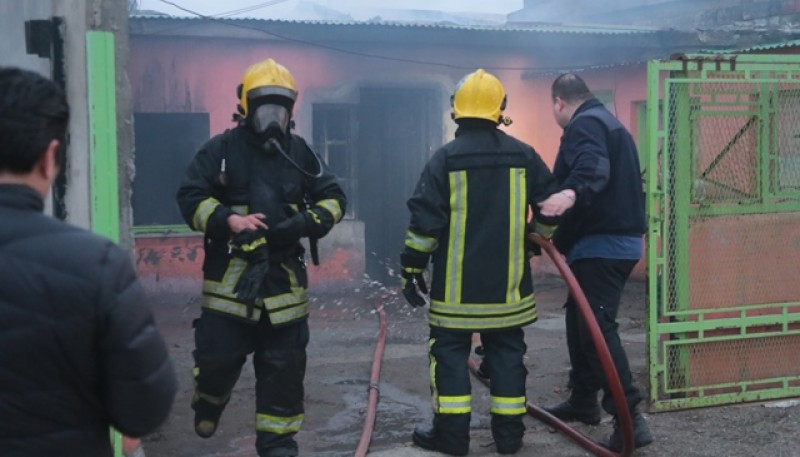 En el lugar trabajaron dos dotaciones de bomberos y apoyo hídrico. (Foto: C.G.) 