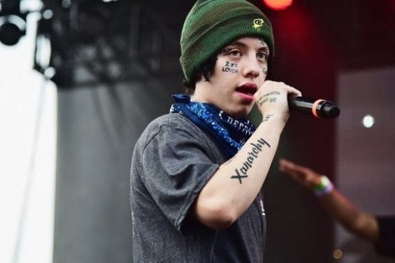 La sobredosis menos esperada: el rapero Lil Xan terminó en el hospital por exceso ¡de chizitos!