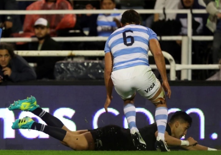 Cayeron frente a los All Blacks.