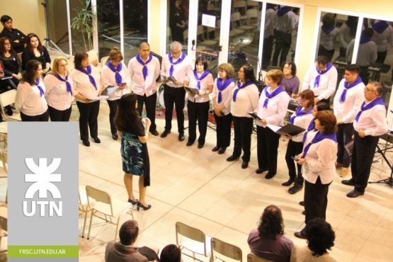 El Coro de la UTN brindó un concierto de reconocimiento a Celso Barria