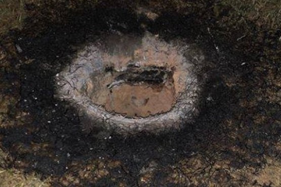 Investigan un agujero del que salió fuego en Arkansas