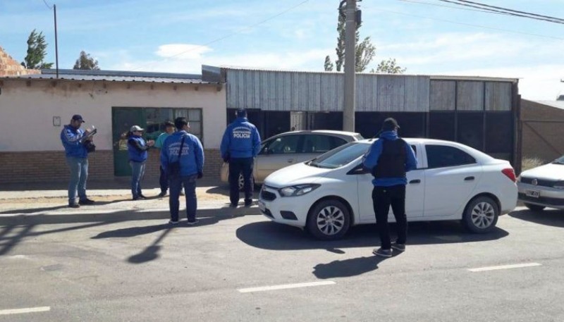 La policía neuquina detectó la presunta estafa durante un control de rutina. 