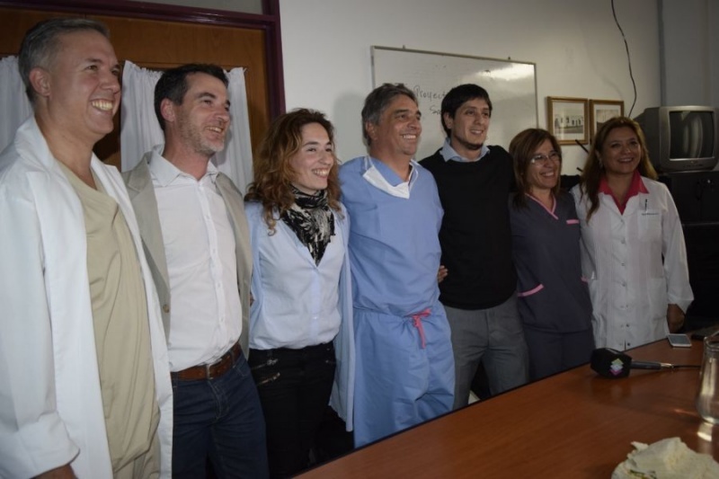 García junto al equipo de trabajo. 