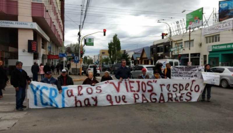 Los jubilados, retirados y pensionados en Av. Kirchner y San Martín