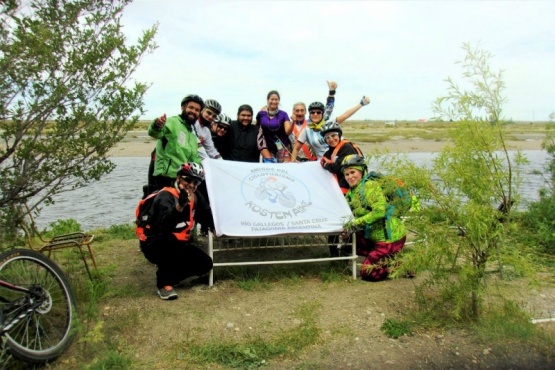 Cicloturismo es una actividad que tiene placer y colaboración social