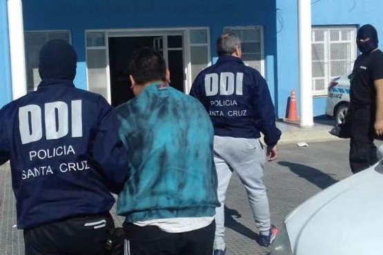 Detuvieron en Caleta al acusado de abusar de una menor en Buenos Aires