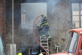 Desarrollo social asiste a la familia afectada por el incendio