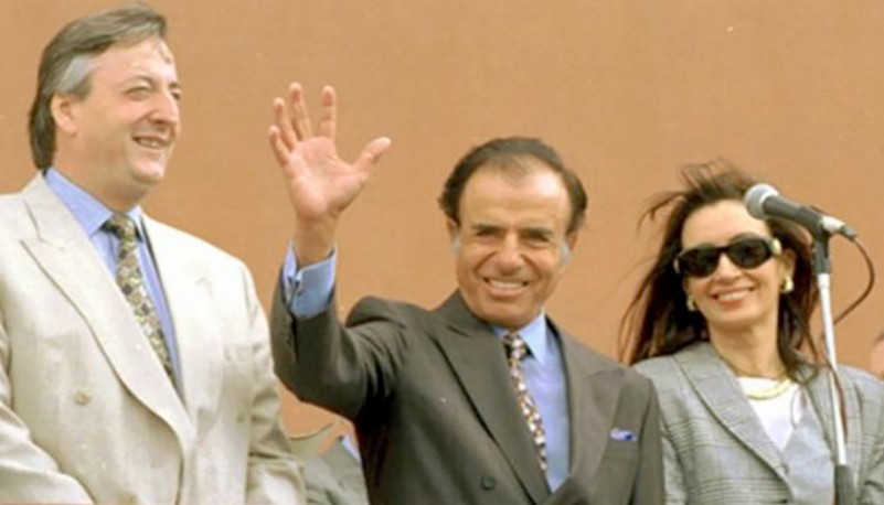 De izq. a der. Padre Eugenio Rosso, Raúl Alfonsín, Carlos Menem y Marcelo Cepernic. (Archivo)